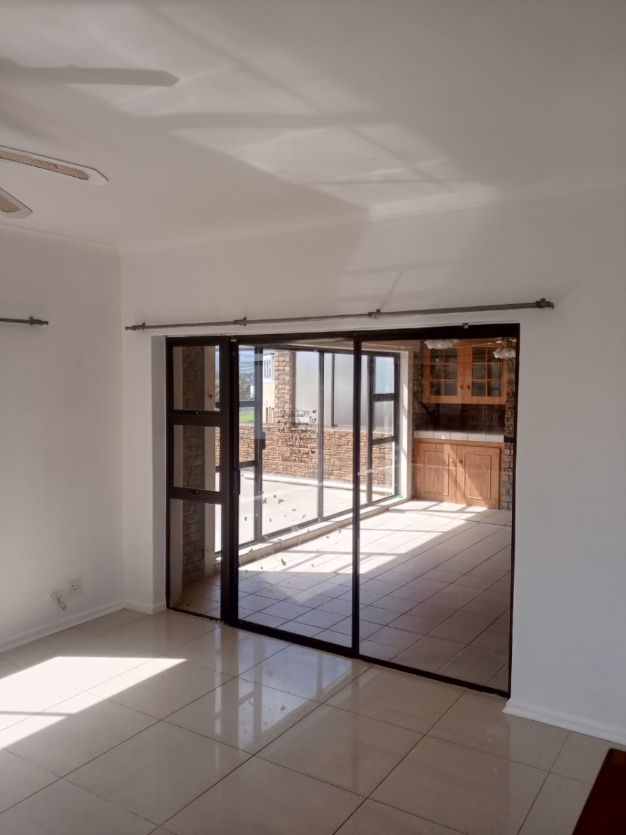 To Let 3 Bedroom Property for Rent in Mountainside Western Cape